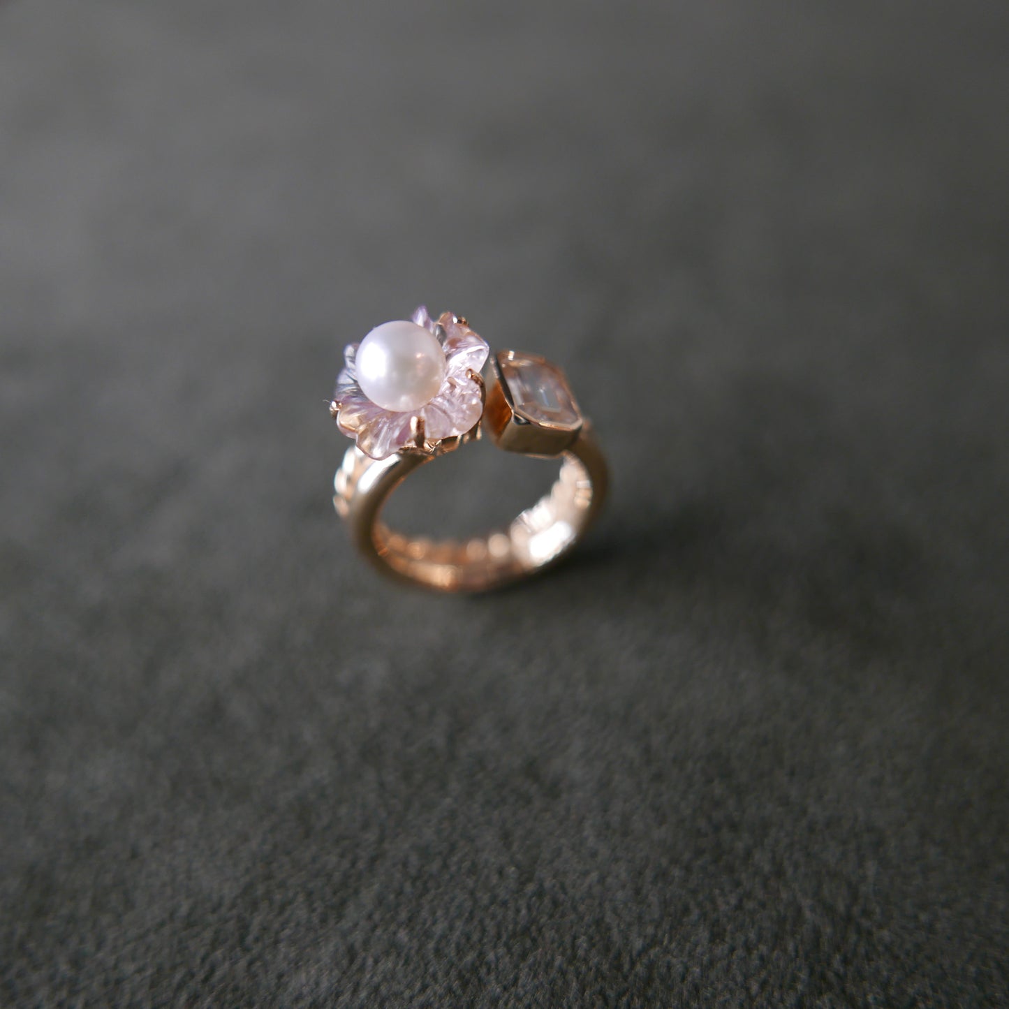 SG Floral and pearl center