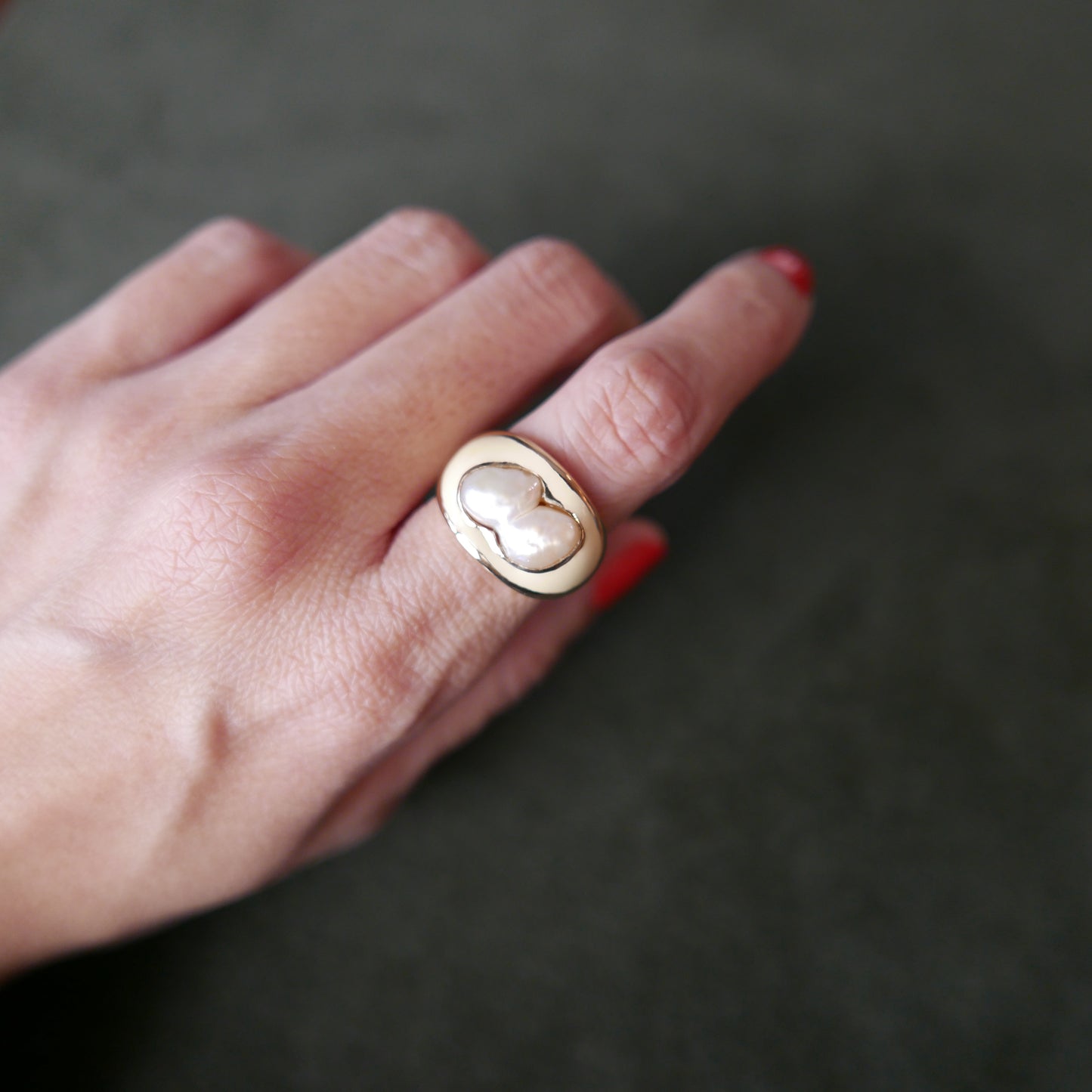 Oval Signet with pearl 1