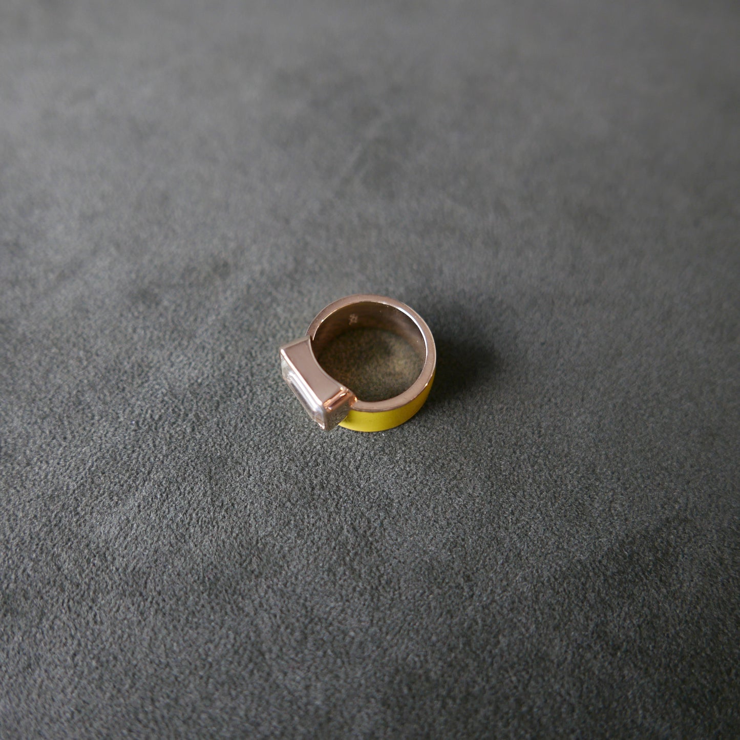 Single-sided Enamel Signature 2