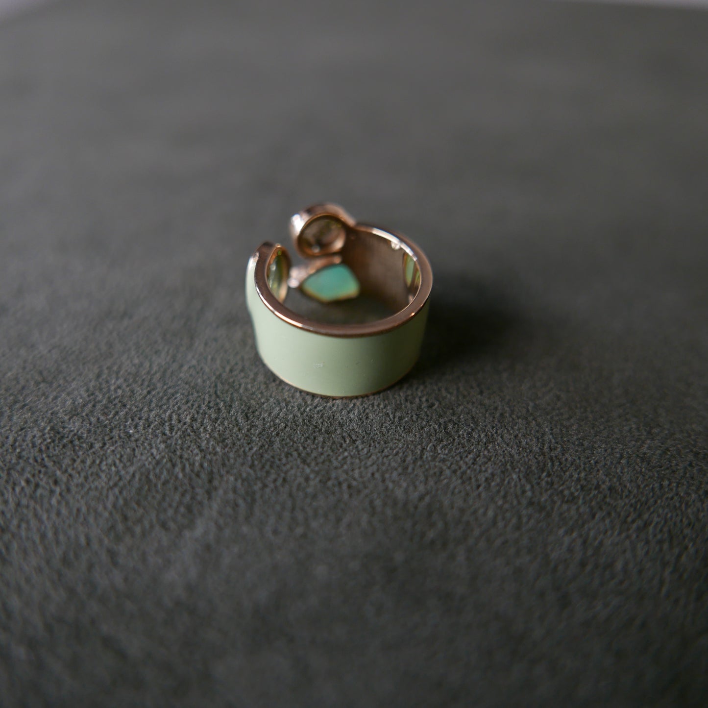 Trio Enamel Signature 1