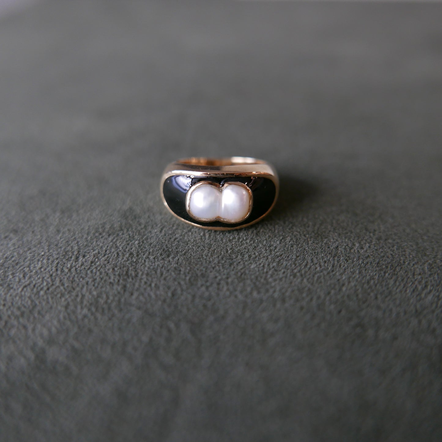 Oval Signet with pearl