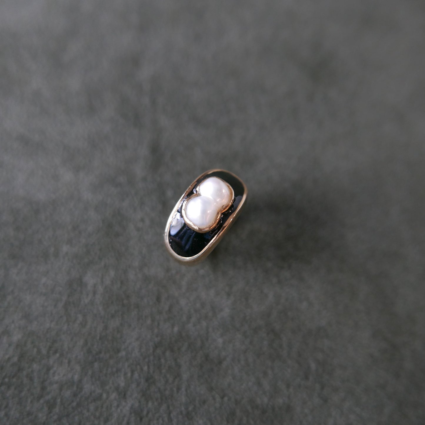 Oval Signet with pearl