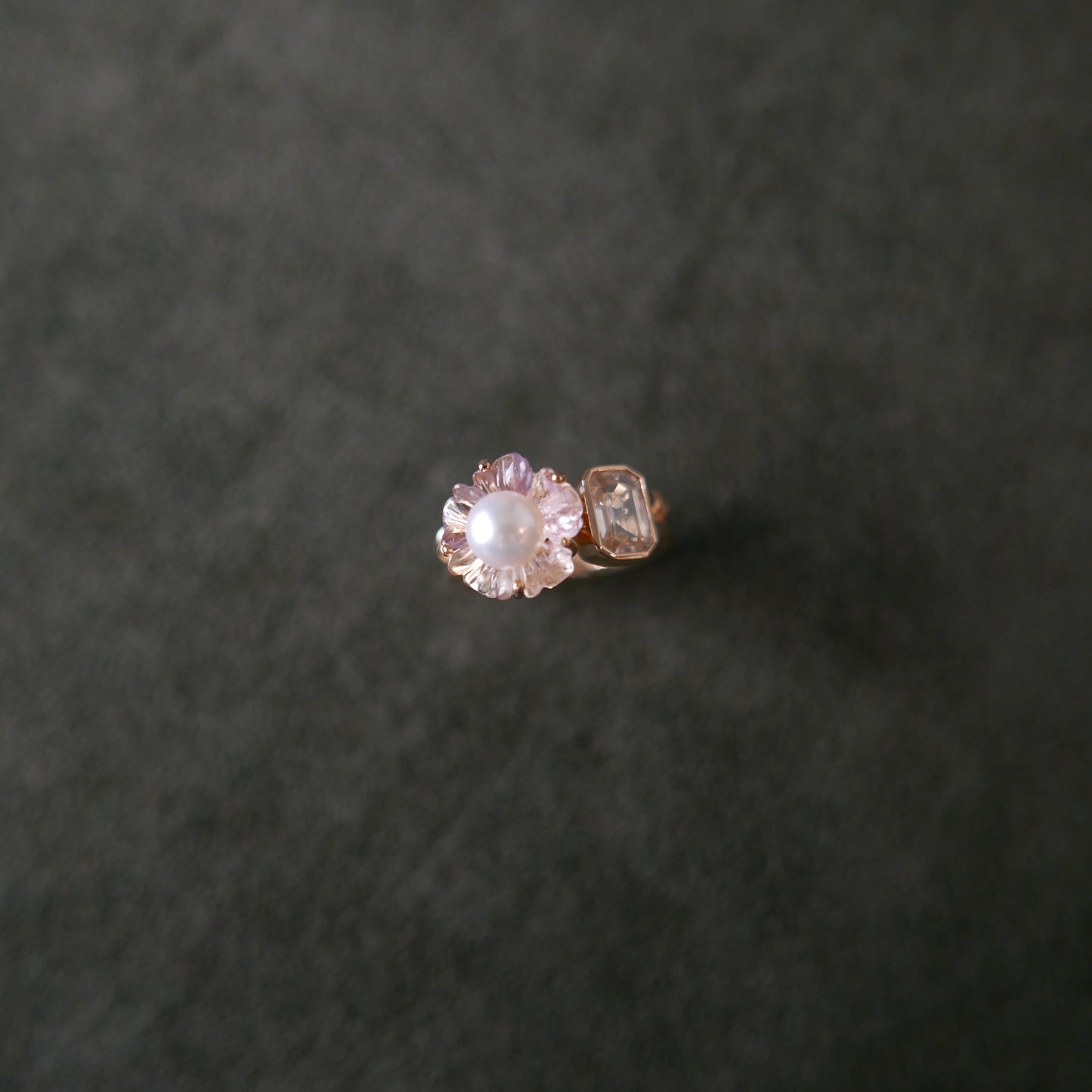 SG Floral and pearl center