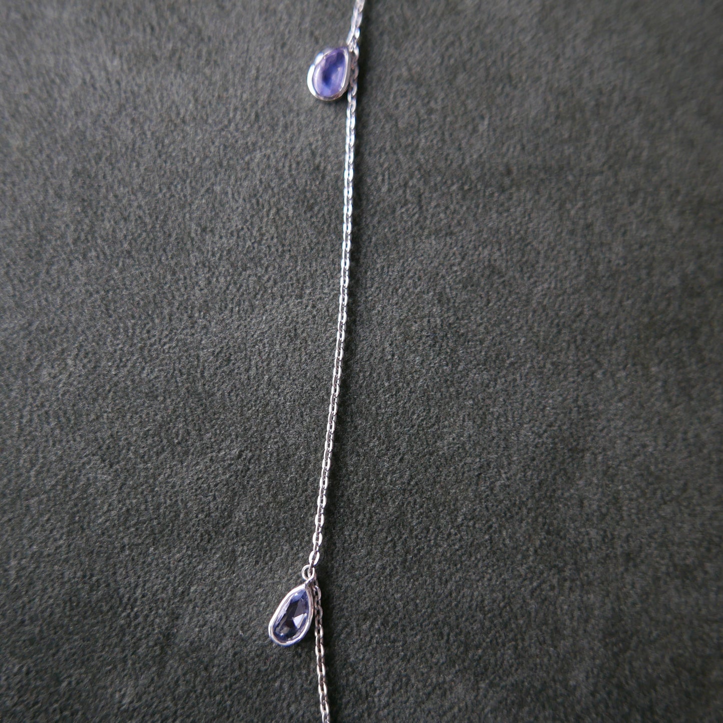 Sapphires slim necklace