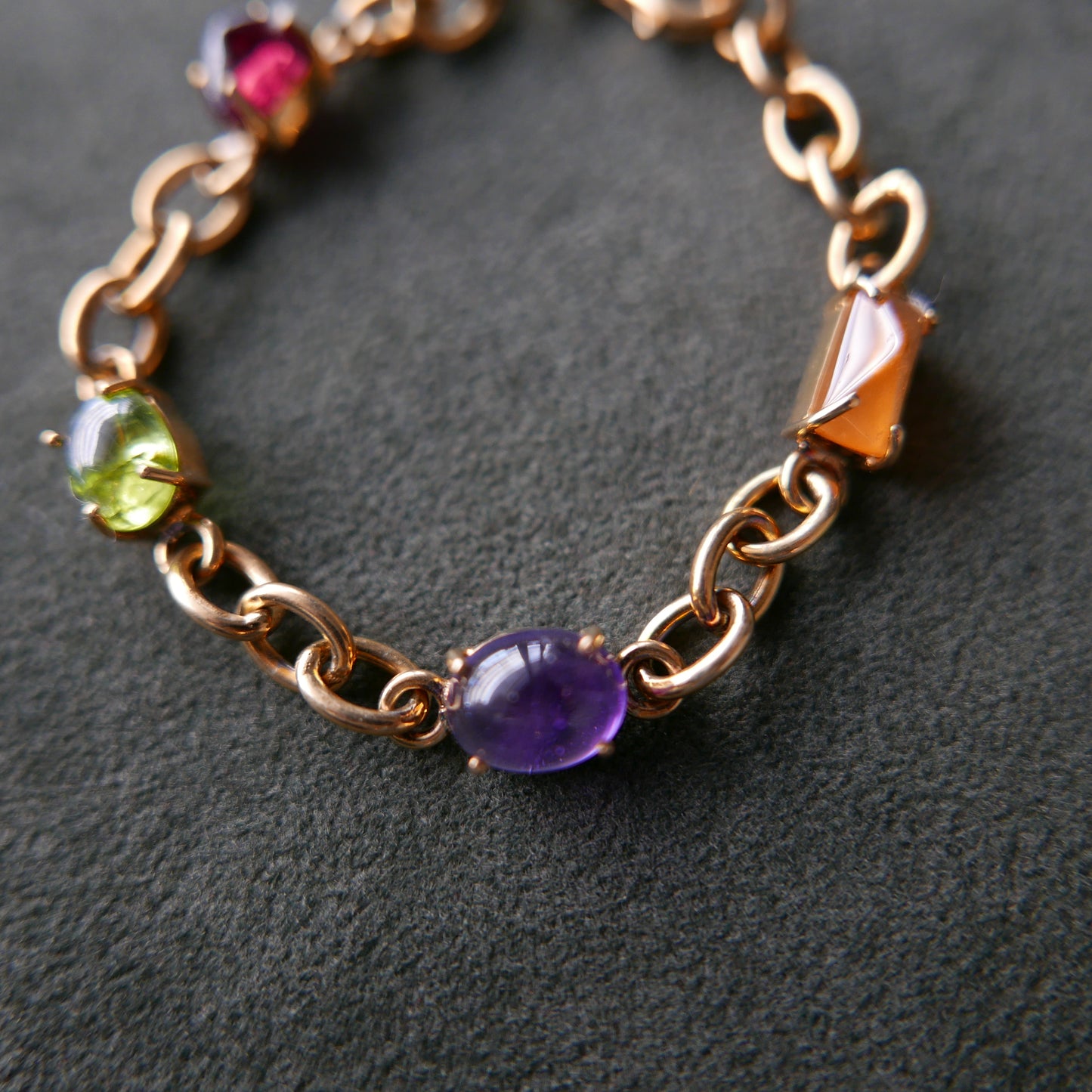 Multicolor round chain